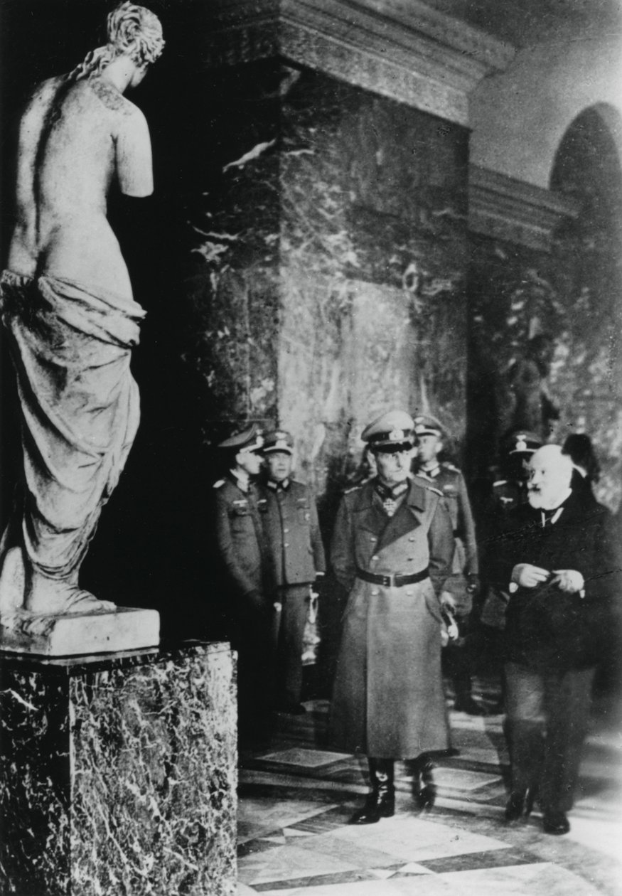 Il feldmaresciallo tedesco von Rundstedt visita il Louvre, Parigi occupata, ottobre 1940 da Unbekannt