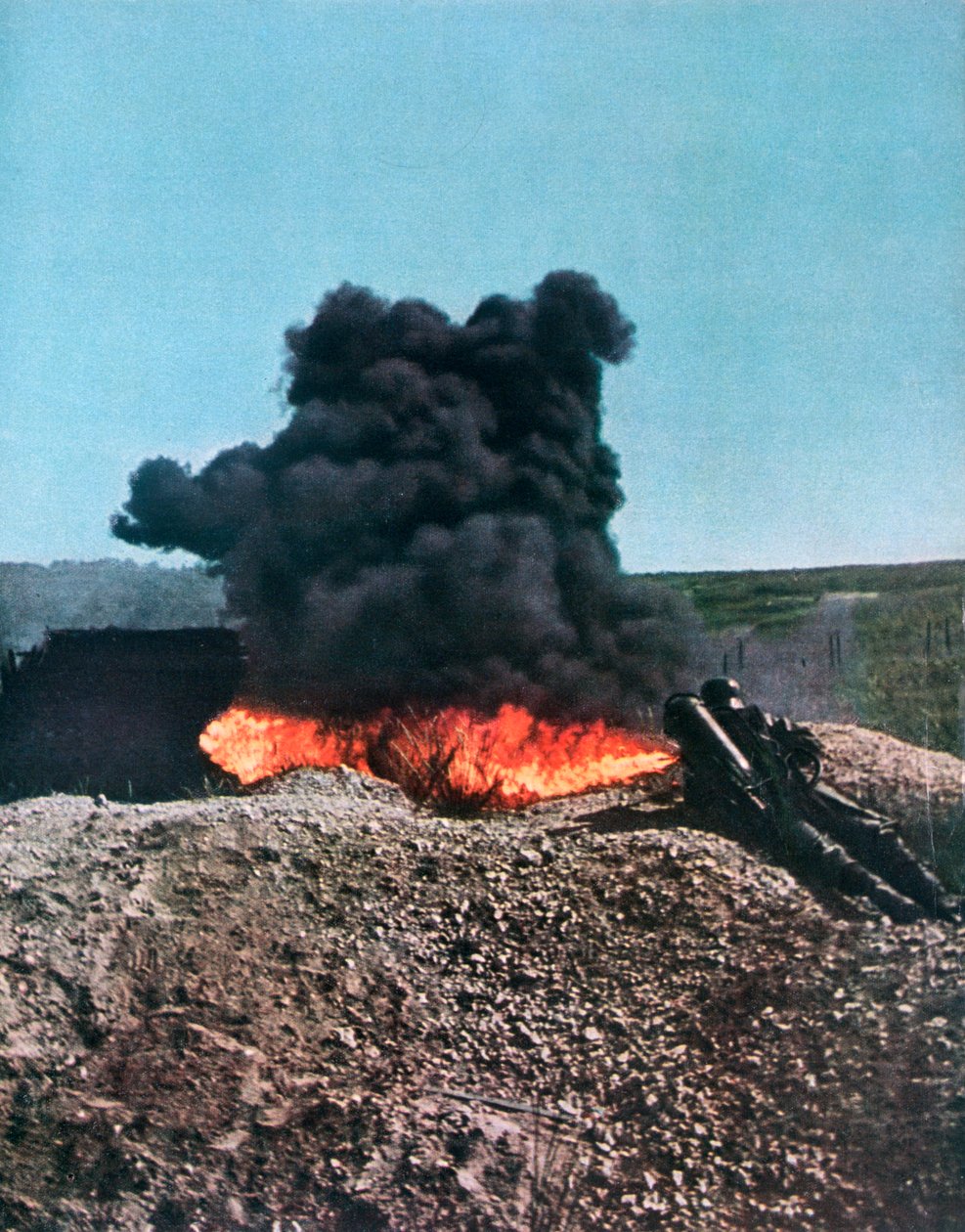 Soldato tedesco che usa un lanciafiamme, Russia, 1941 da Unbekannt
