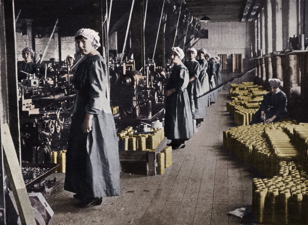 Ragazze lavoratrici in una fabbrica di munizioni, 1915 da Unbekannt