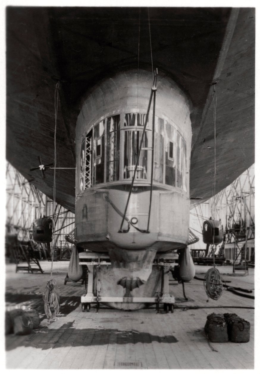 Gondola di un dirigibile Zeppelin, Lago di Costanza, Germania, c1909-1933 da Unbekannt