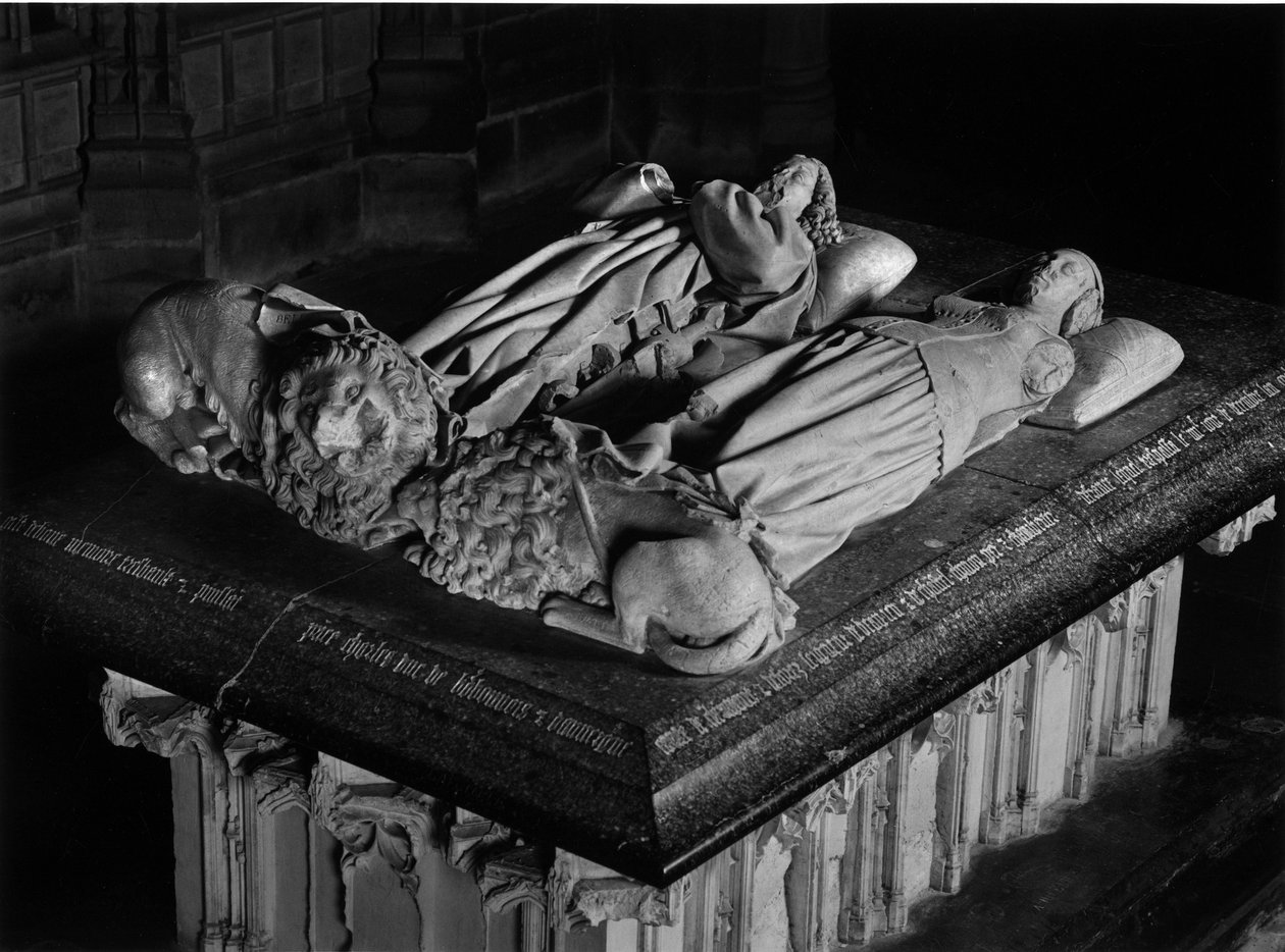 Arte gotica: Gisants di Carlo I di Borbone (1401-1457) e Agnese di Borgogna (1407-1476) scolpiti da Jacques Morel (1417-1459). 1448-1453. Chiesa di Saint Pierre de Souvigny (Allier) da Unbekannt