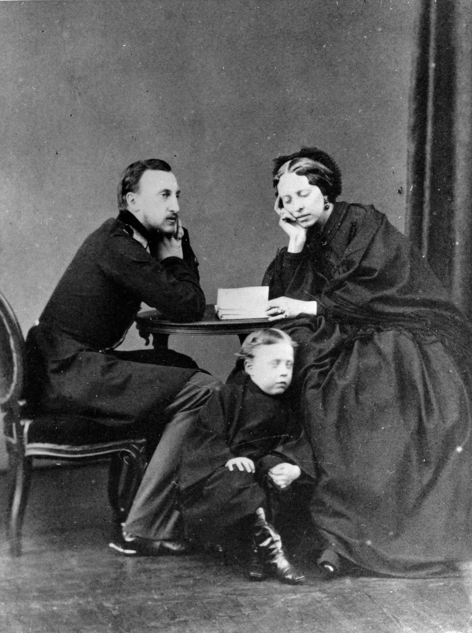 Il granduca Nicola Nikolaevich il vecchio di Russia con sua moglie e suo figlio, c1861-c1863 da Unbekannt