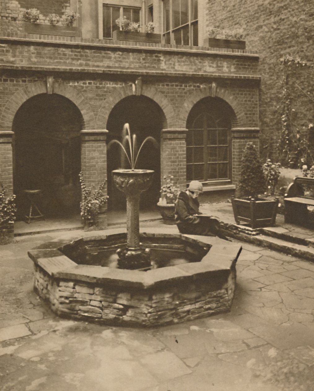 Cimitero di St. Ethelburga, Bishopgate, Un Luogo di Riposo per i Vivi, c. 1935 da Unbekannt