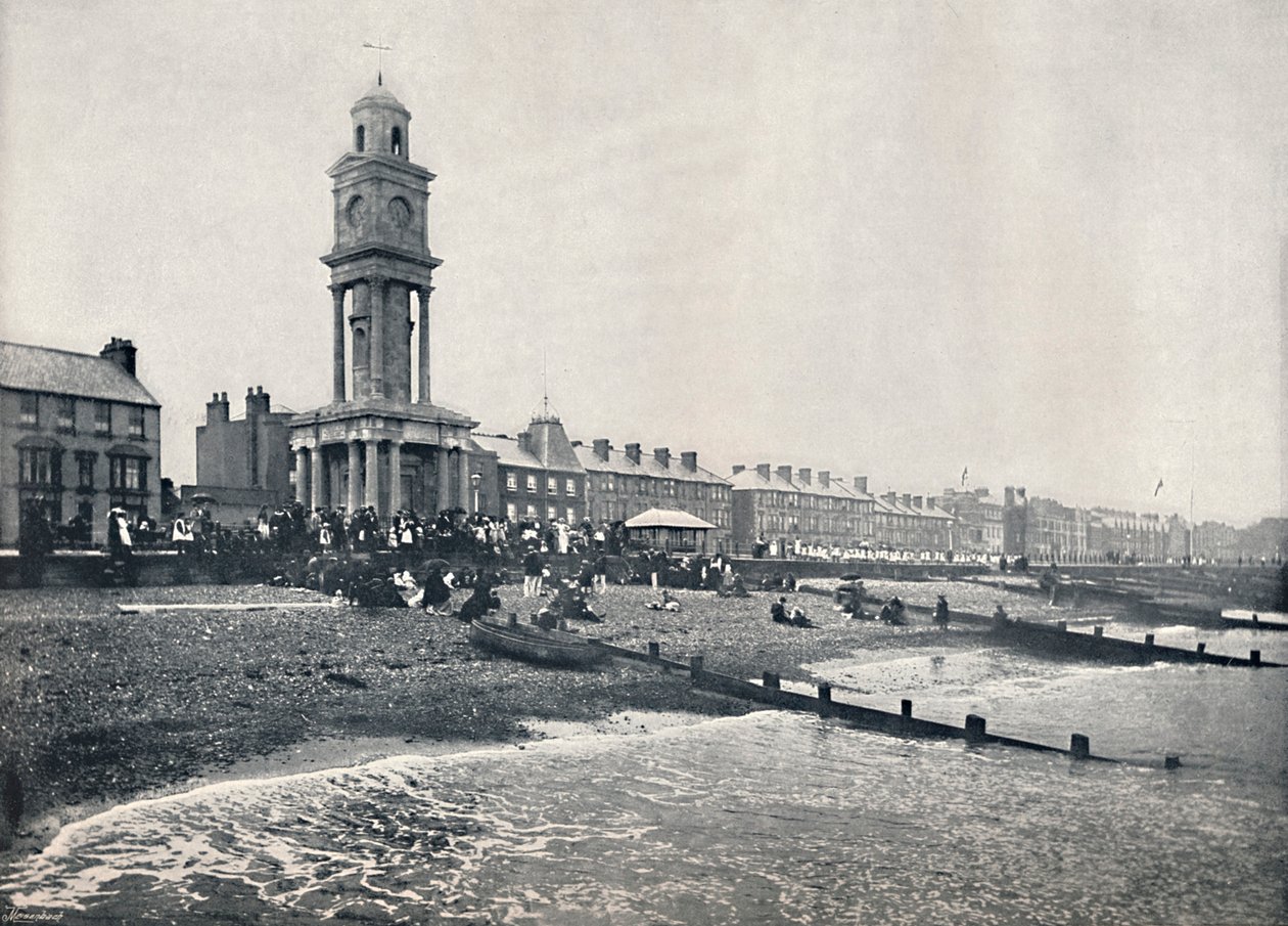 Herne Bay - La facciata, con la torre dell