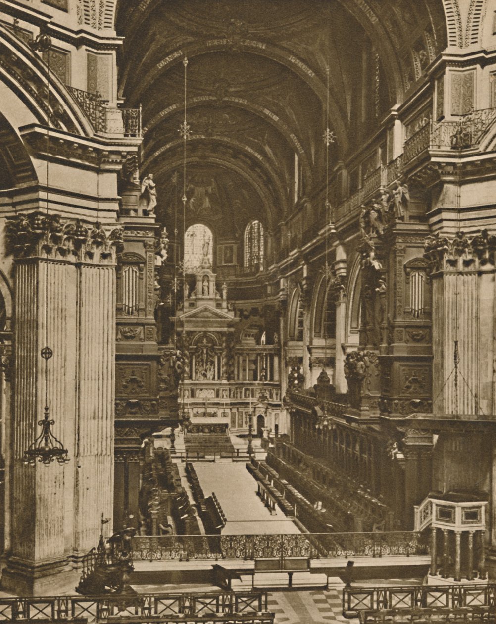 Altare maggiore di San Paolo visto lungo la lunga vista del coro, c1935 da Unbekannt