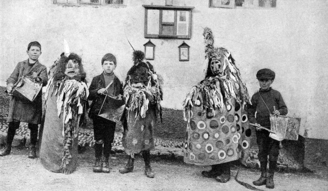 Cavallo a dondolo, cerimonie del Primo Maggio, Somerset, c1922 da Unbekannt