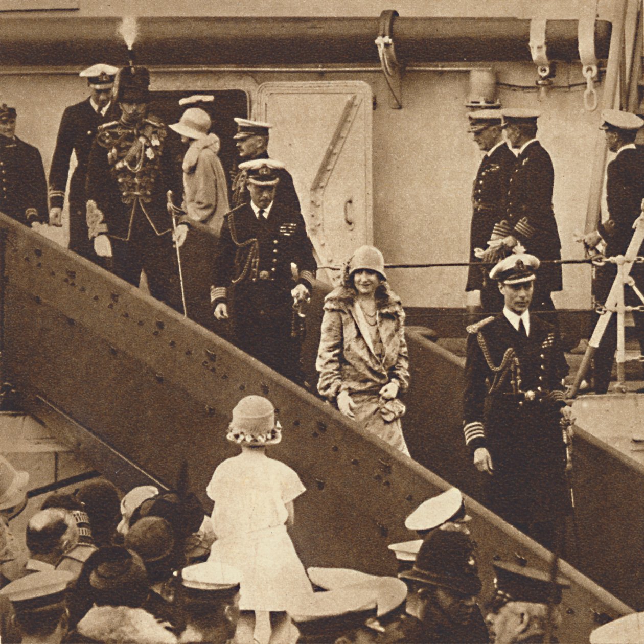 Di nuovo a casa - Il Duca e la Duchessa sbarcano a Portsmouth il 27 giugno 1927, 1937 da Unbekannt