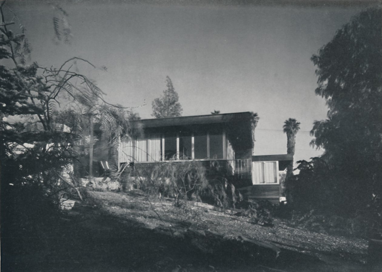 Casa a Los Angeles di Richard J Neutra - Vista del patio e del giardino, 1942 da Unbekannt