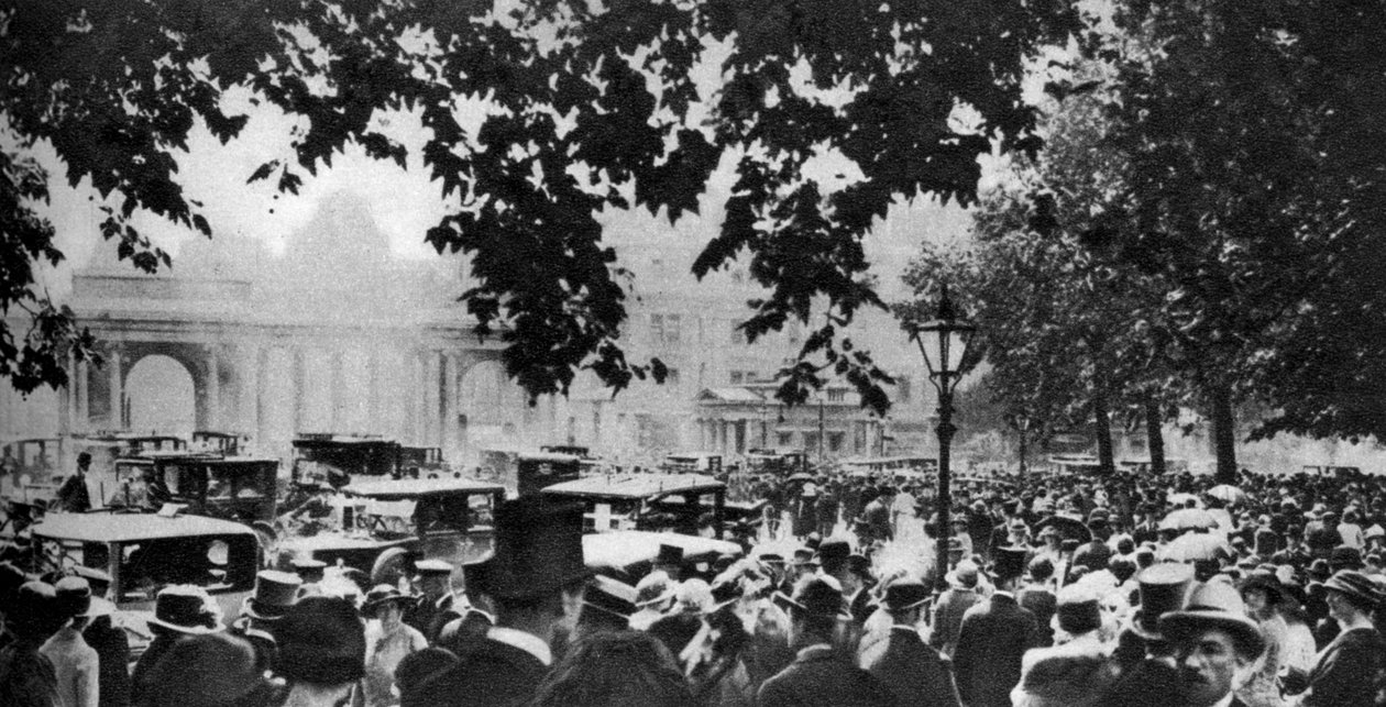 Hyde Park in una bella domenica di Ascot, Londra, 1926-1927 da Unbekannt