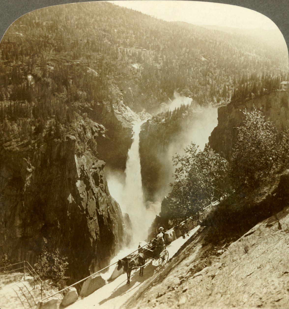 Imponente bellezza della cascata di Rjukanfos, la cascata schiumosa, Norvegia, c1905 da Unbekannt
