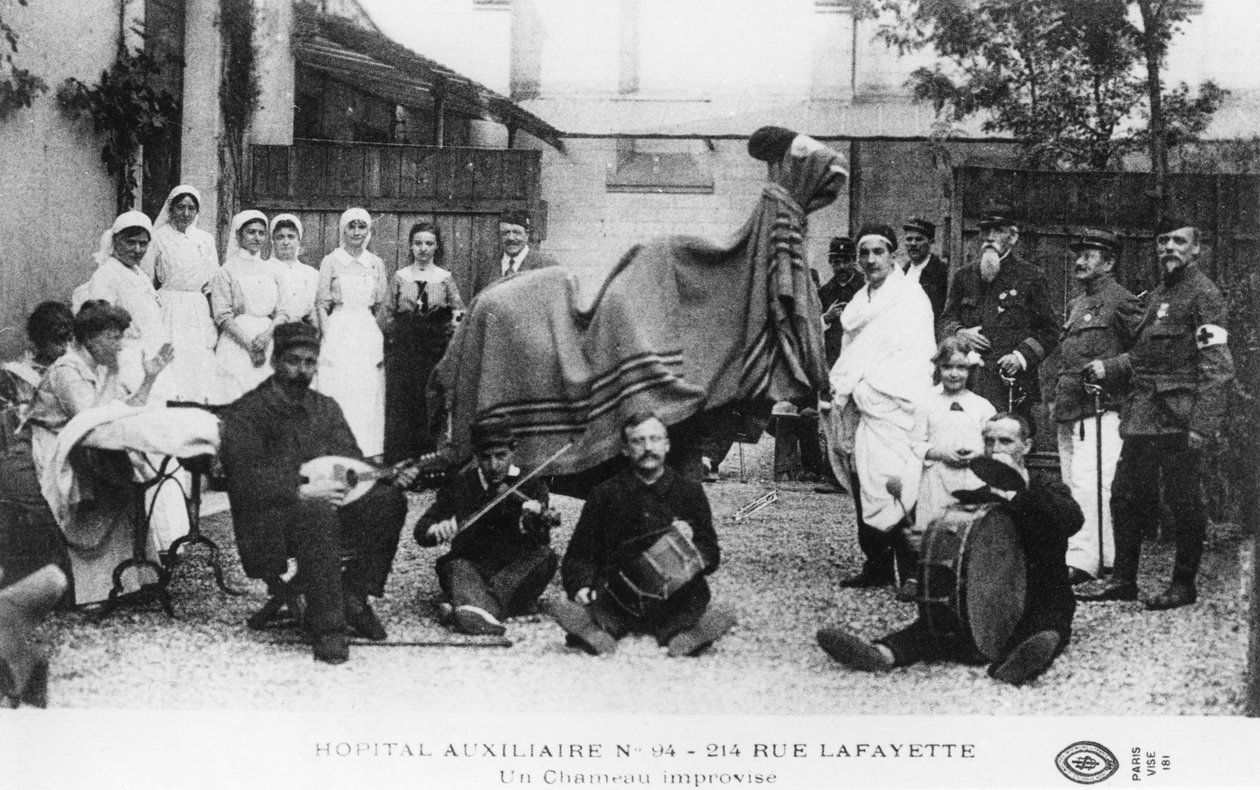 Cammello improvvisato, ospedale ausiliario, Rue Lafayette, Parigi, Francia, Prima Guerra Mondiale da Unbekannt