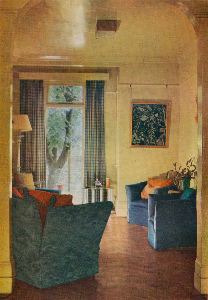 Interno della casa di Mrs Ewart Sofios, 25 Bark Place, Bayswater, Londra, 1932 da Unbekannt