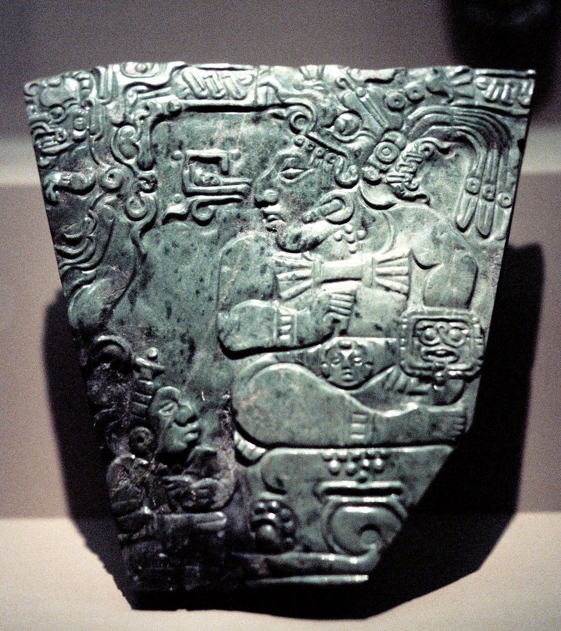 Placca di giada che mostra un re Maya seduto da Unbekannt