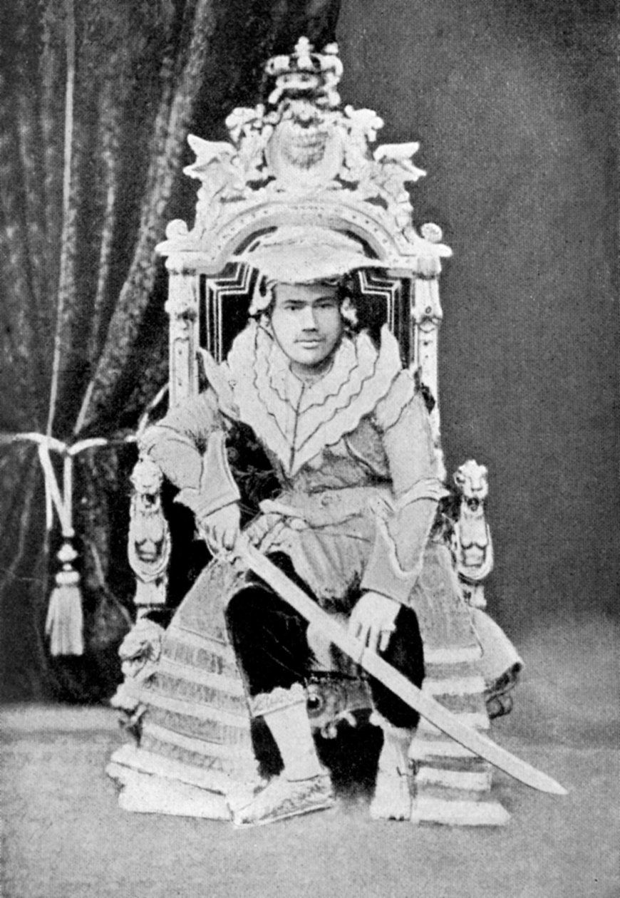 Re Thibaw della Birmania in abito di corte, c1900, c1920 da Unbekannt