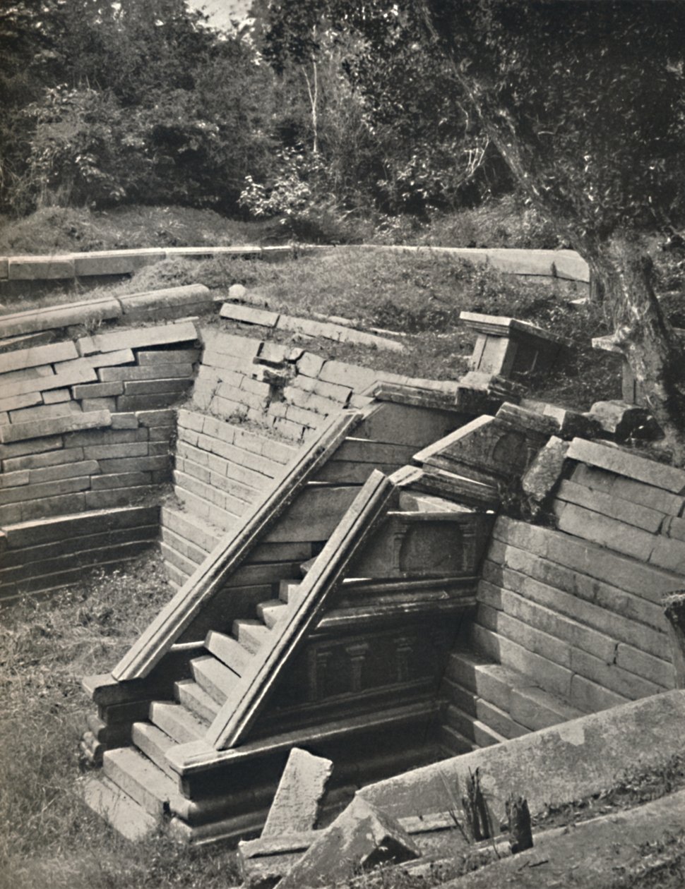Kuttam Pokuma Die zwei Badeteiche Anuradhapura, 1926 da Unbekannt