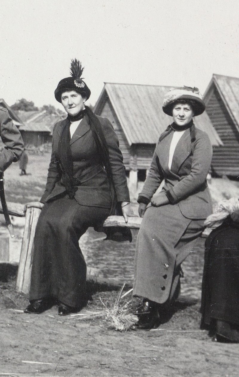 Maria Evgenyevna Golovina, segretaria di Rasputin e Julia Alexandrovna Den da Unbekannt