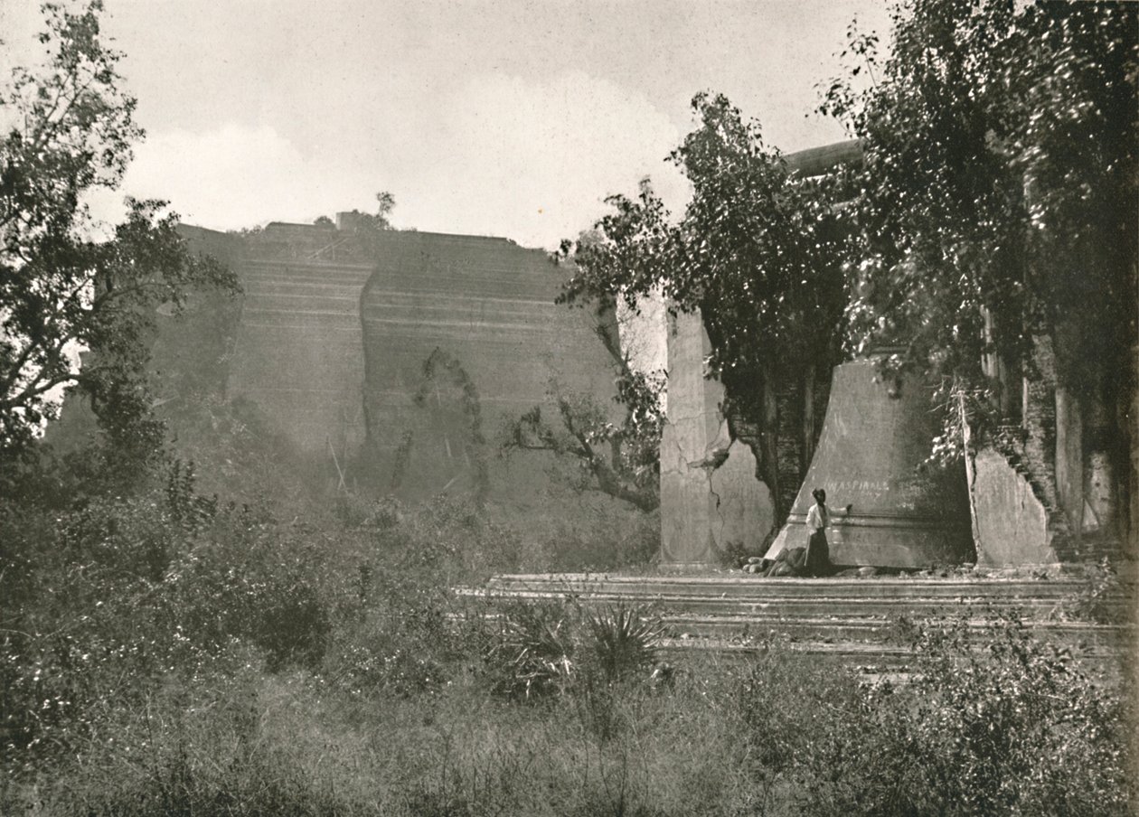 Pagoda Meingoon e grande campana, 1900 da Unbekannt