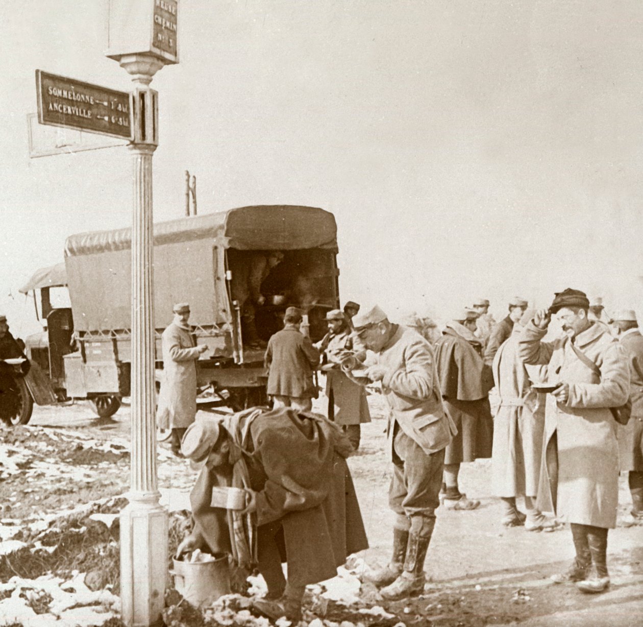 Cucina mobile sulla Voie Sacrée, Verdun, Francia settentrionale, c1914-c1918 da Unbekannt
