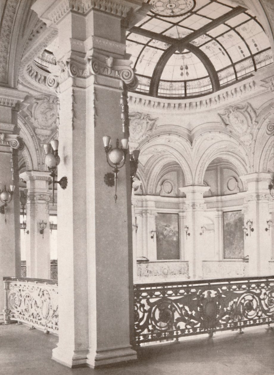 Biblioteca Nazionale: un angolo della galleria che si affaccia sulla sala di lettura pubblica da Unbekannt