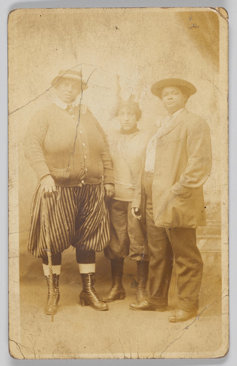 Cartolina fotografica di tre donne non identificate, 1904-1918 da Unbekannt