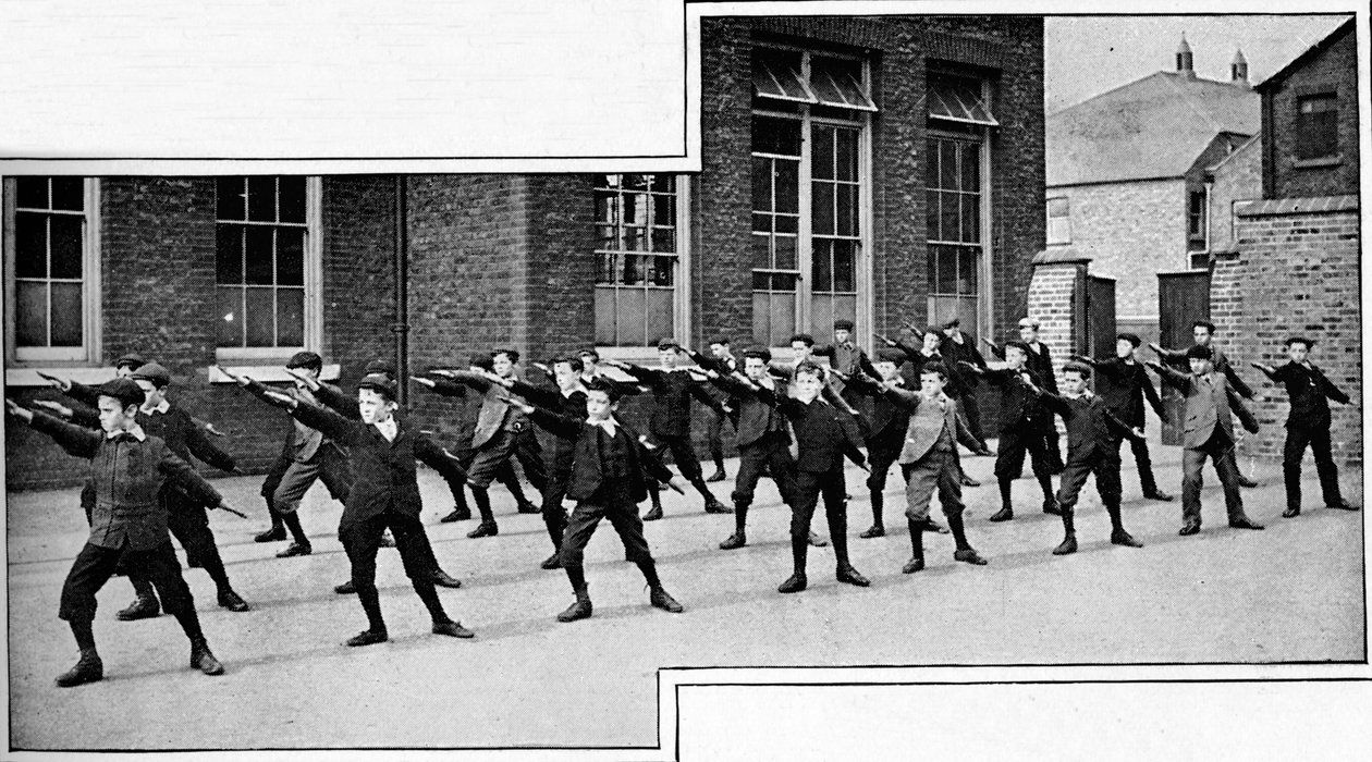 Esercizio fisico in una scuola di Londra, c1900-1901 da Unbekannt