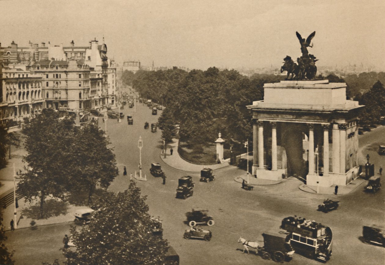 Piccadilly e la Quadriga di Constitution Hill, c1935 da Unbekannt