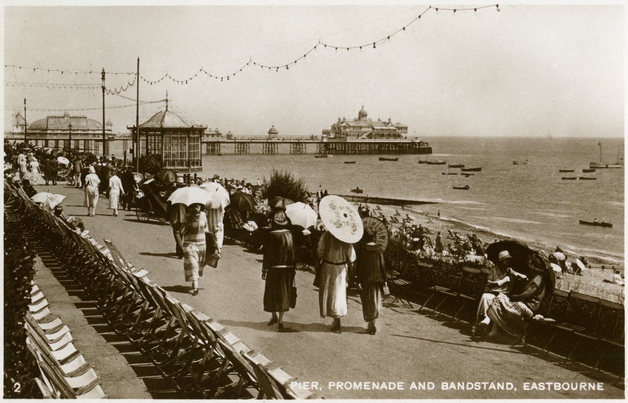 Molo, passeggiata e padiglione musicale, Eastbourne, Sussex, c1920s da Unbekannt