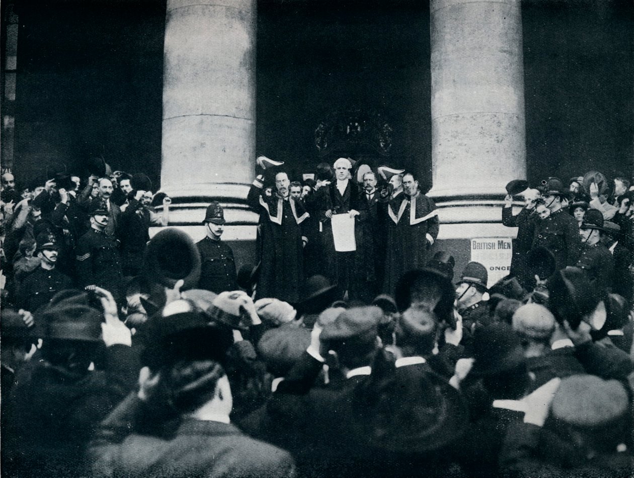 Lettura della Proclamazione della Guerra contro la Turchia dalla Borsa Reale, Londra, 1914 da Unbekannt