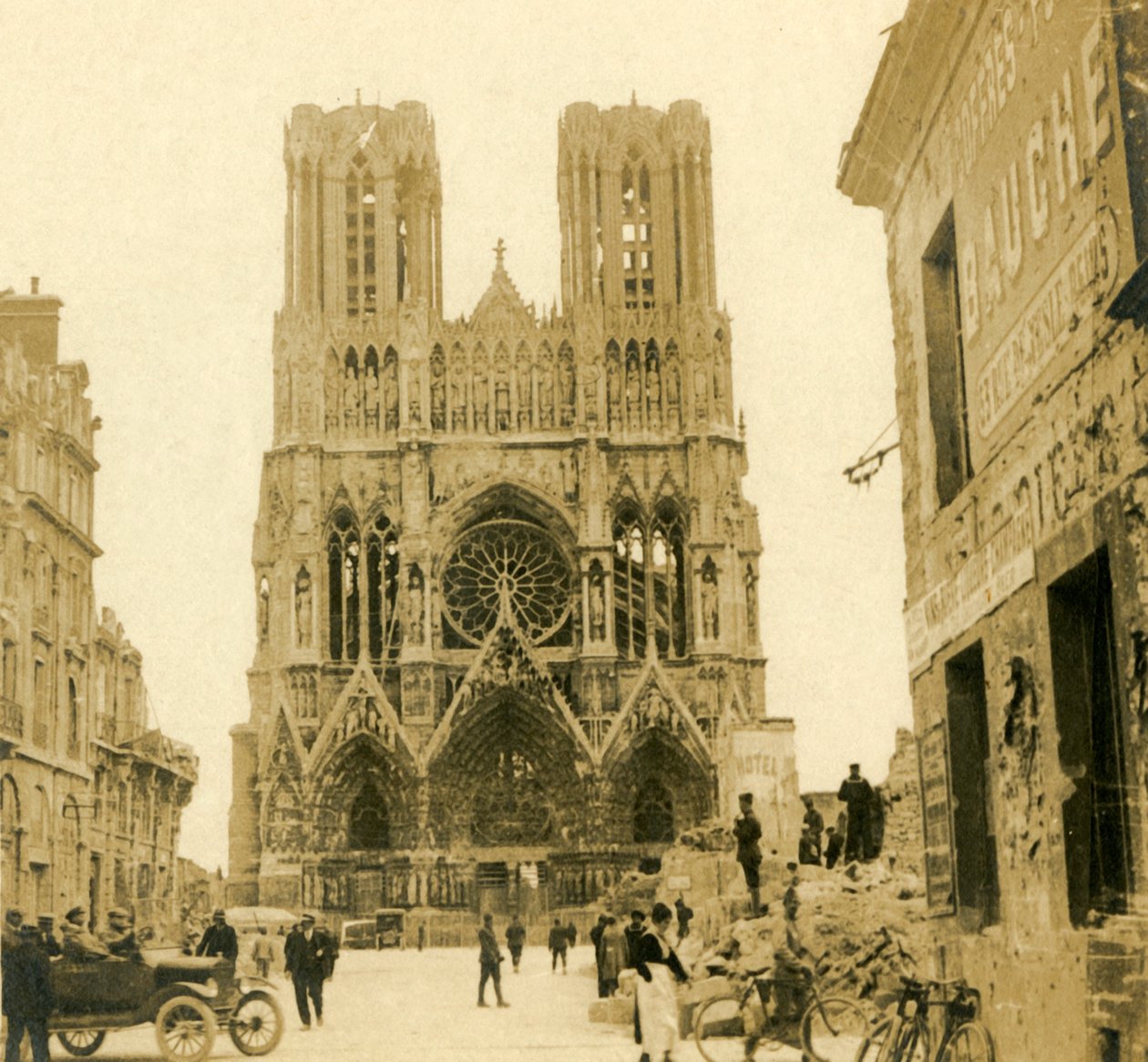 Cattedrale di Reims, Reims, Francia settentrionale, c1914-c1918 da Unbekannt