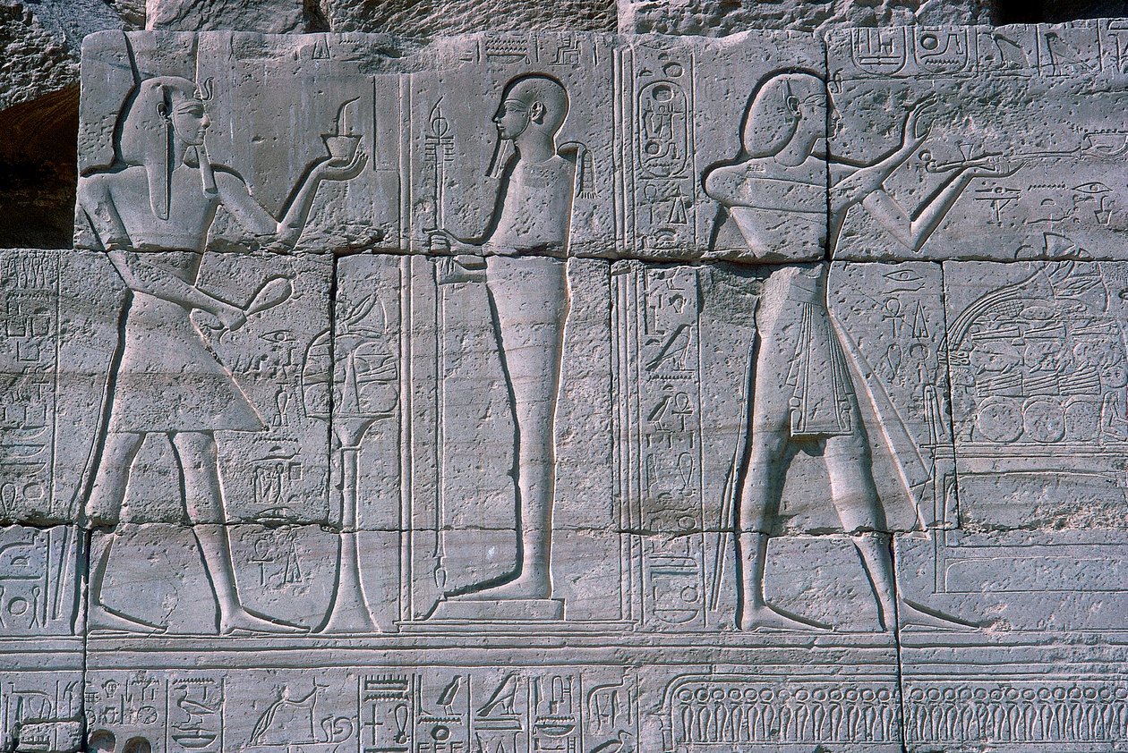 Rilievo che mostra Ramesse II davanti a Ptah, Il Ramesseum, Tempio di Ramesse II, Luxor, Egitto, c1250 a.C. da Unbekannt