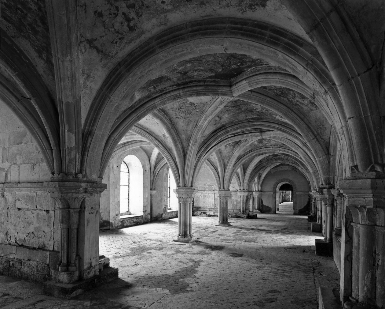 Architettura romanica: vista della sala capitolare dell