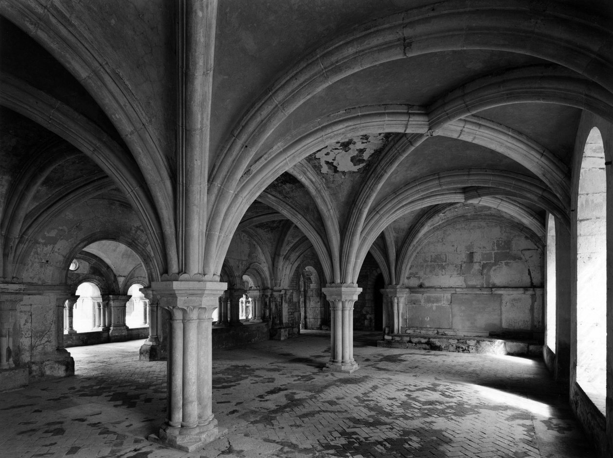 Architettura romanica: vista della sala capitolare dell