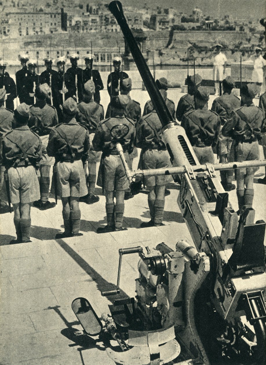 Royal Marines alla parata per celebrare la difesa riuscita di Malta, Seconda Guerra Mondiale, 1943-1944 da Unbekannt