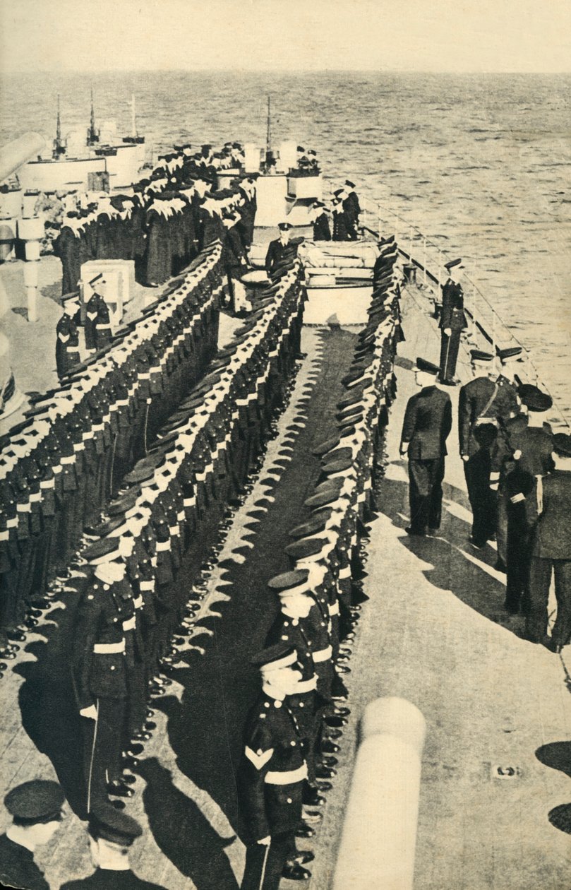 Marines reali allineati in parata a bordo di una nave, Seconda Guerra Mondiale, c. 1939-c. 1943, 1944 da Unbekannt