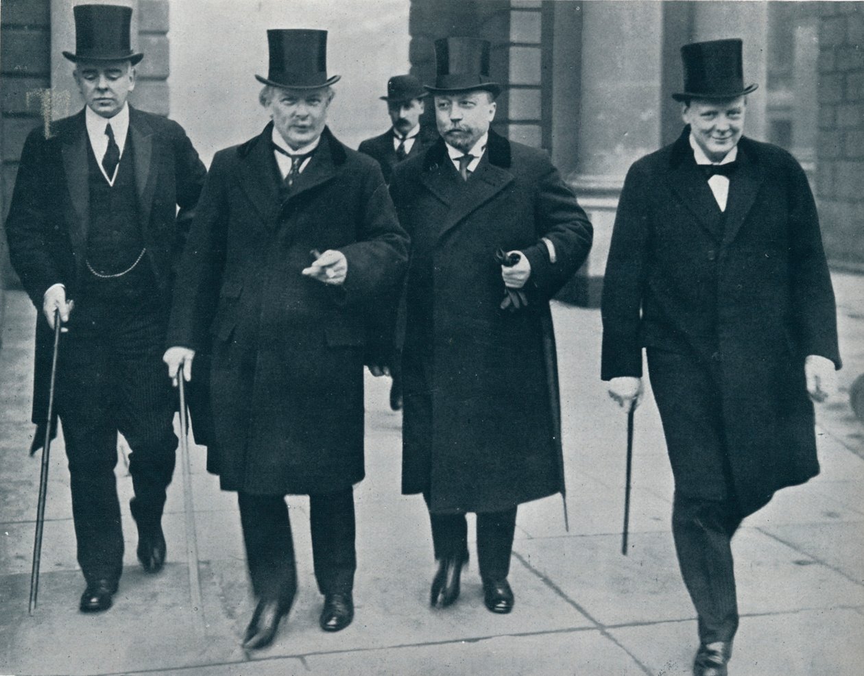 Ministro delle Finanze russo in Inghilterra: M. Bark in viaggio verso la Camera dei Comuni, 1914 da Unbekannt