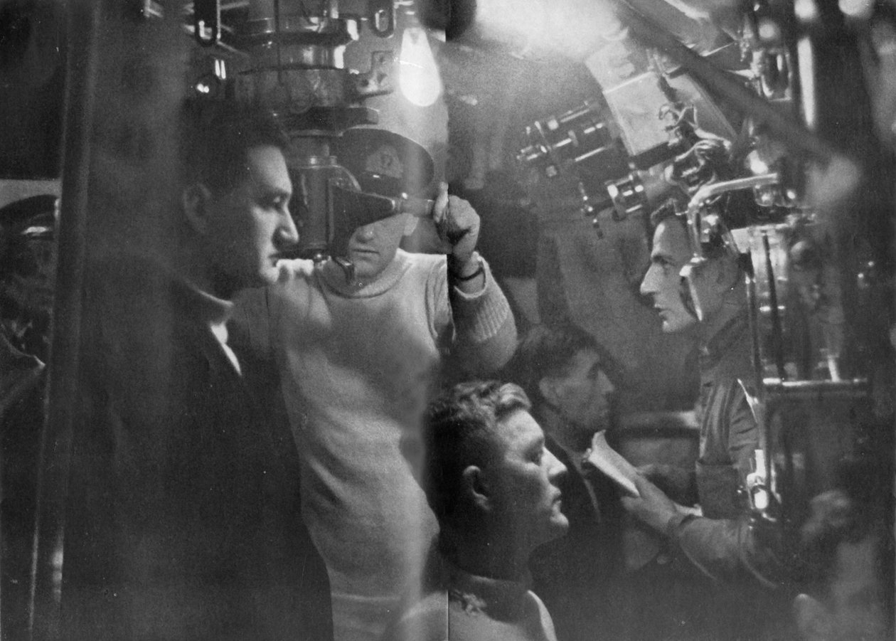 Scena a bordo di un sottomarino britannico, Seconda Guerra Mondiale, 1945 da Unbekannt