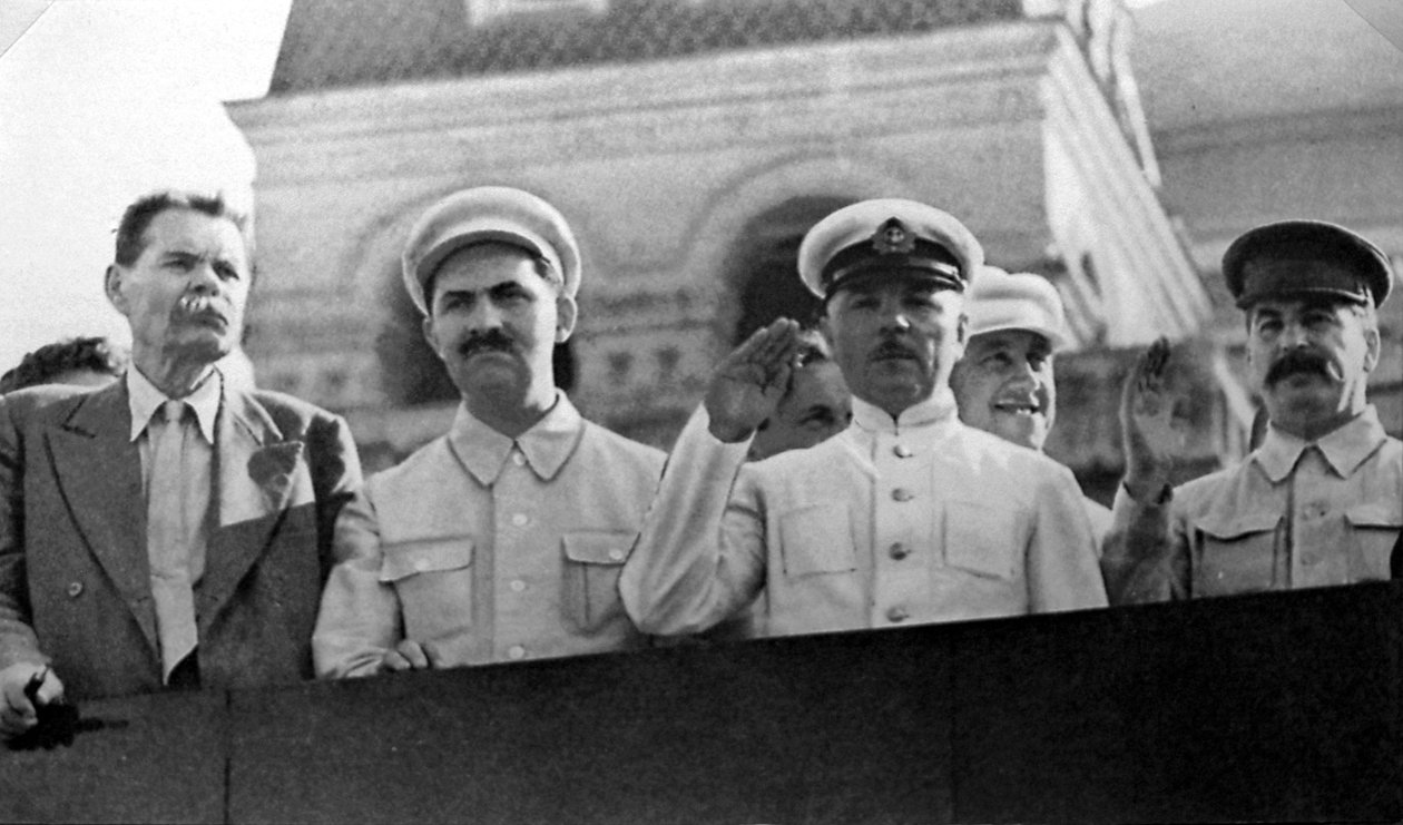 Figure sovietiche anziane sulla tribuna del mausoleo di Lenin, Piazza Rossa, Mosca, URSS, 1931 da Unbekannt