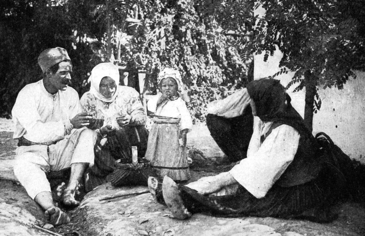 Famiglia serba che racconta la storia della sconfitta degli austriaci dalla Bosnia, Prima Guerra Mondiale, 1914 da Unbekannt