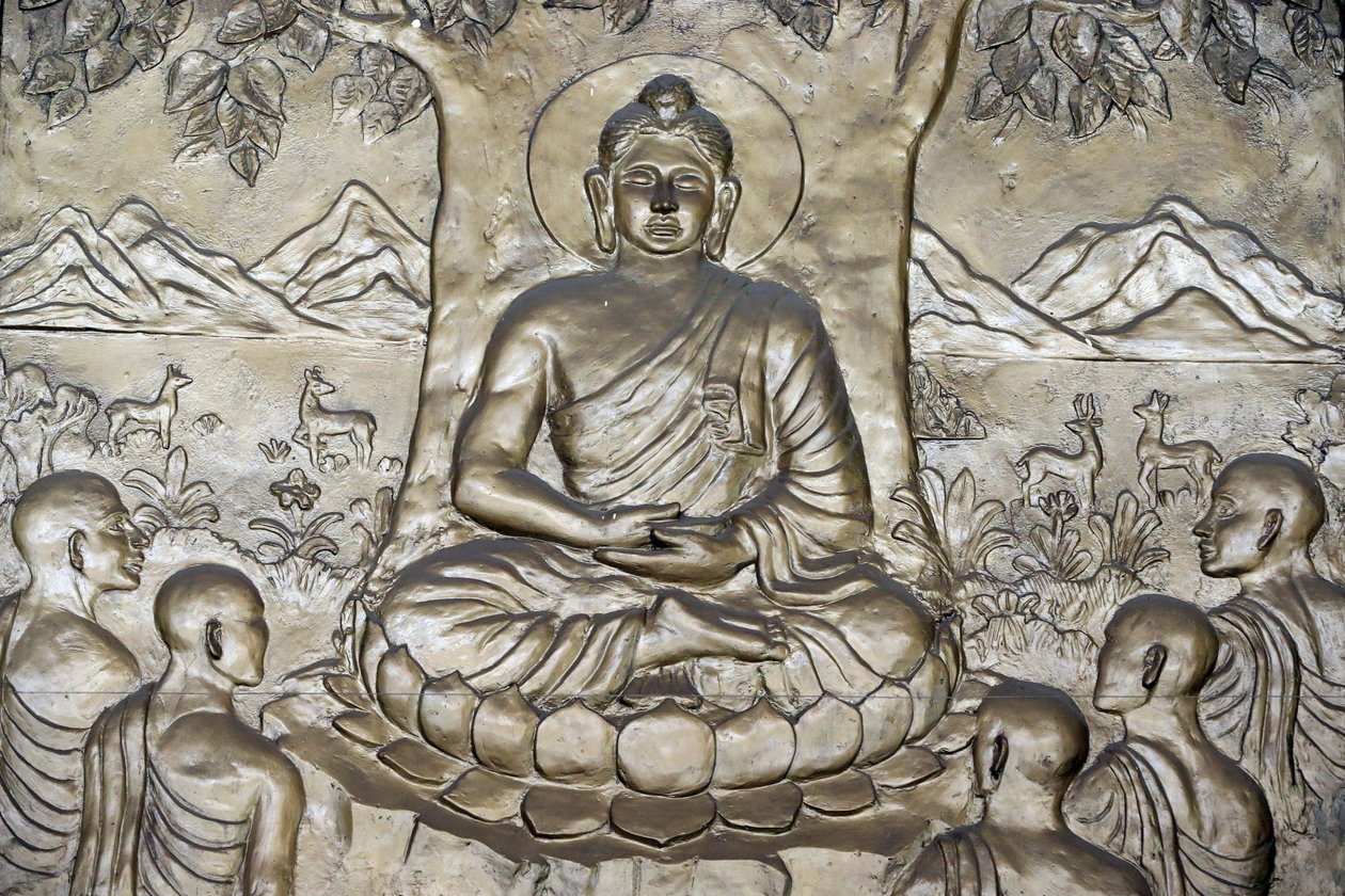 Shakyamuni Buddha che predica il sermone - la ruota della legge - ai suoi cinque discepoli da Unbekannt
