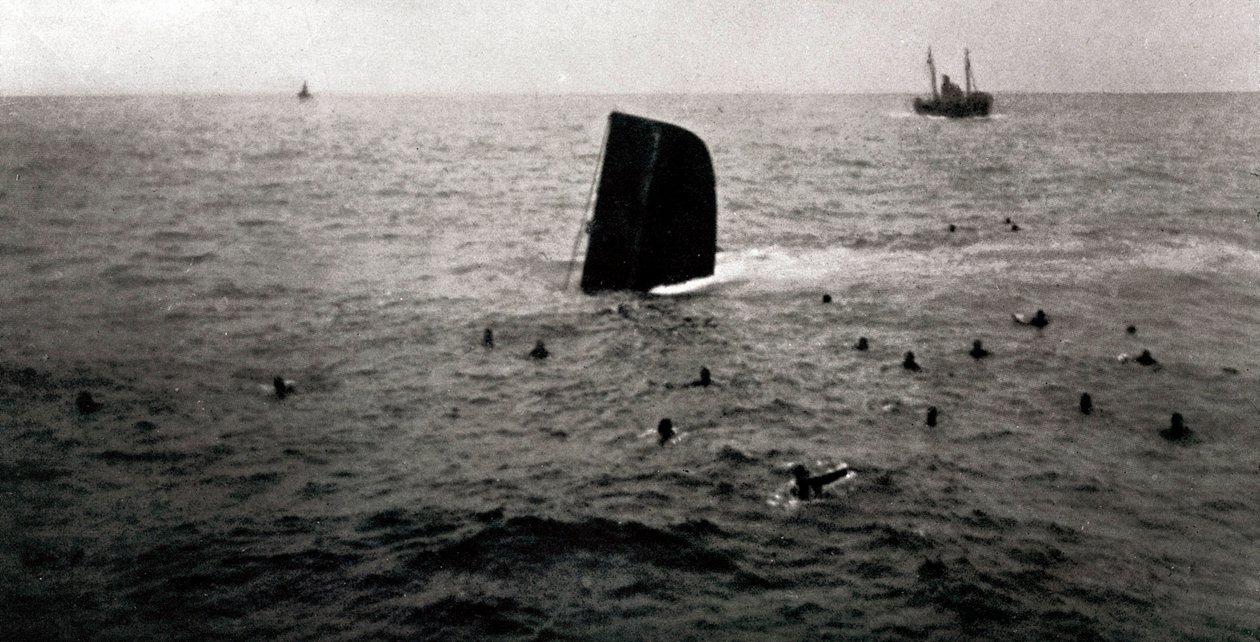 Naufragio del sottomarino repubblicano B6, agosto 1936 (foto in b/n) da Unbekannt