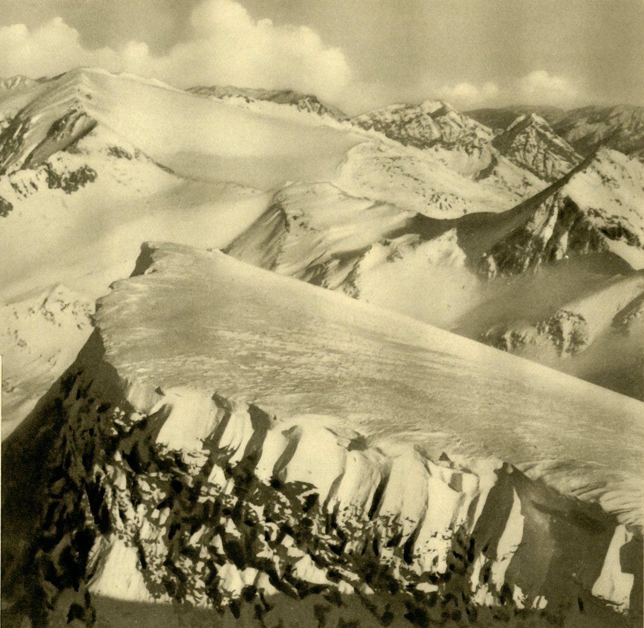 Montagne innevate, Bad Hofgastein, Austria, c1935 da Unbekannt