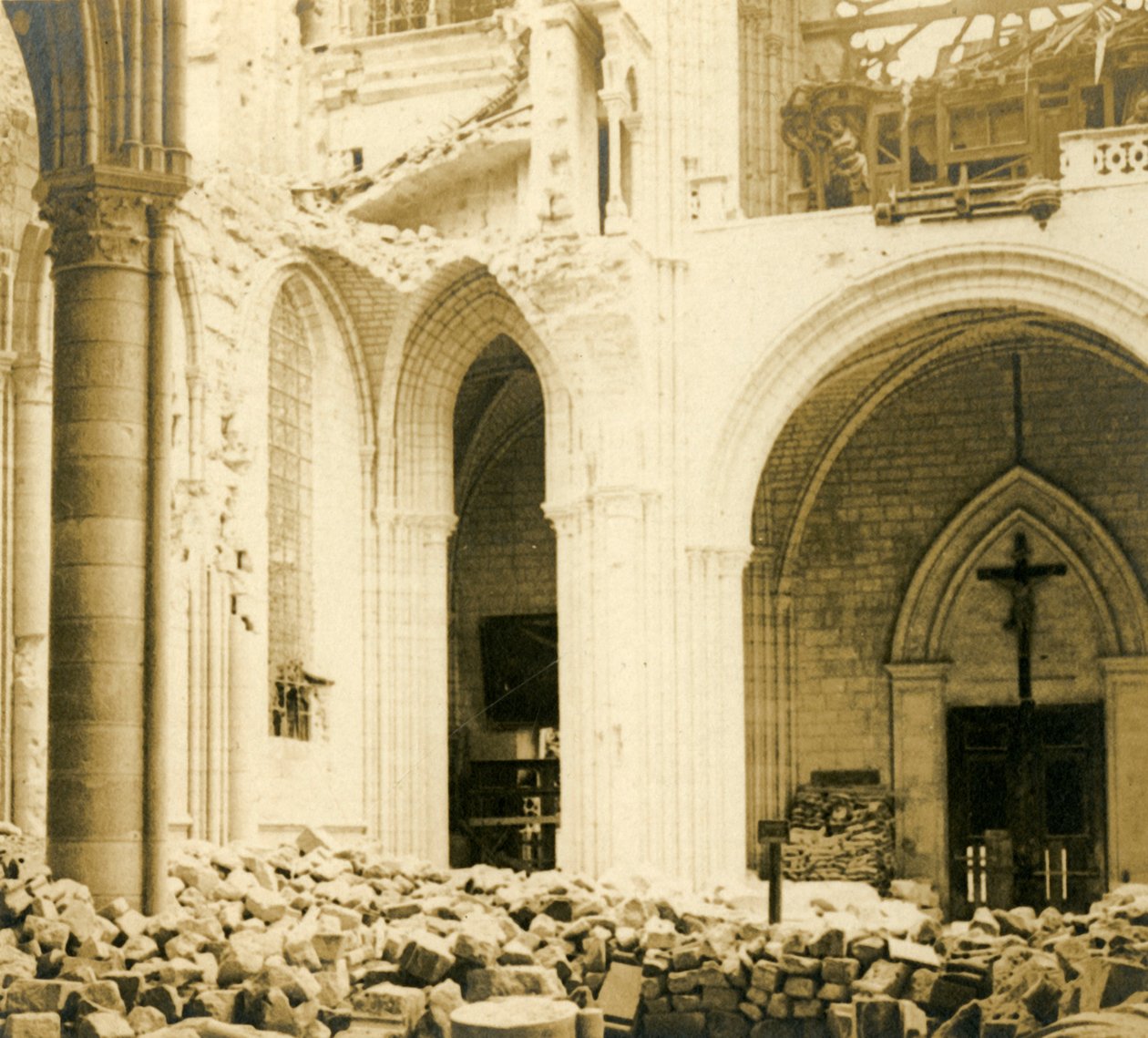 Cattedrale di Soissons, Soissons, Francia settentrionale, c1914-c1918 da Unbekannt