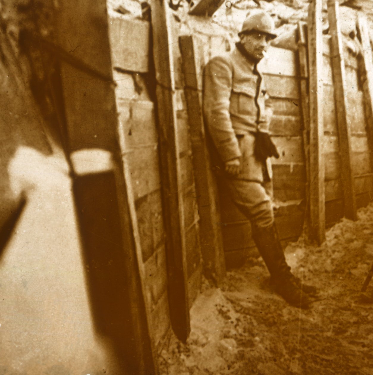 Soldato nelle trincee, c1914-c1918 da Unbekannt