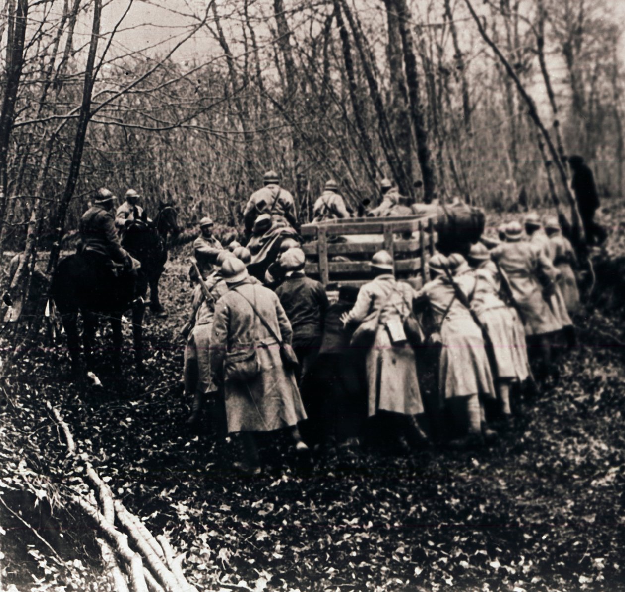 Soldati nei boschi, c1914-c1918 da Unbekannt