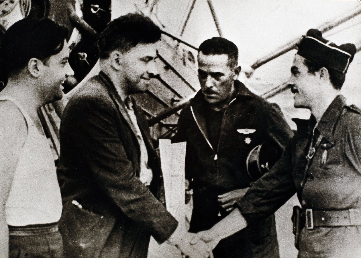 Guerra civile spagnola (1936-1939): Ilia Grigorievich Ehrenburg (1891-1967), scrittore russo, al suo arrivo all