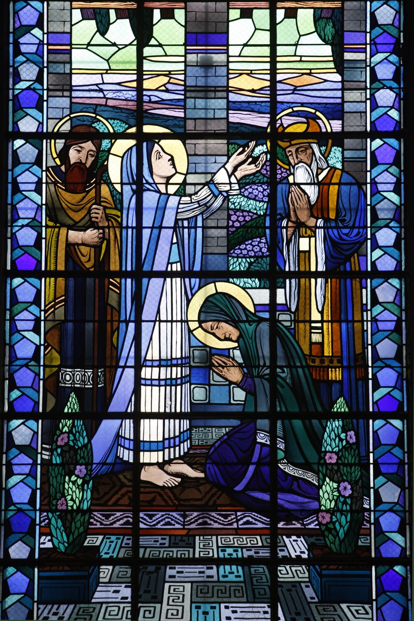 Vetrata nella chiesa cattolica di Notre Dame du Rosaire: la Visitazione, Saint-Ouen, Francia da Unbekannt