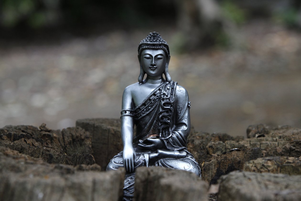 Statua nel giardino del tempio Buddhapadipa, Wimbledon, Regno Unito da Unbekannt