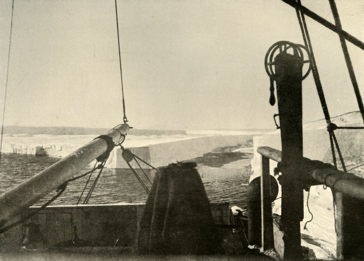 Il bordo della barriera che si stacca quattro miglia a sud di Hut Point, c1908 da Unbekannt