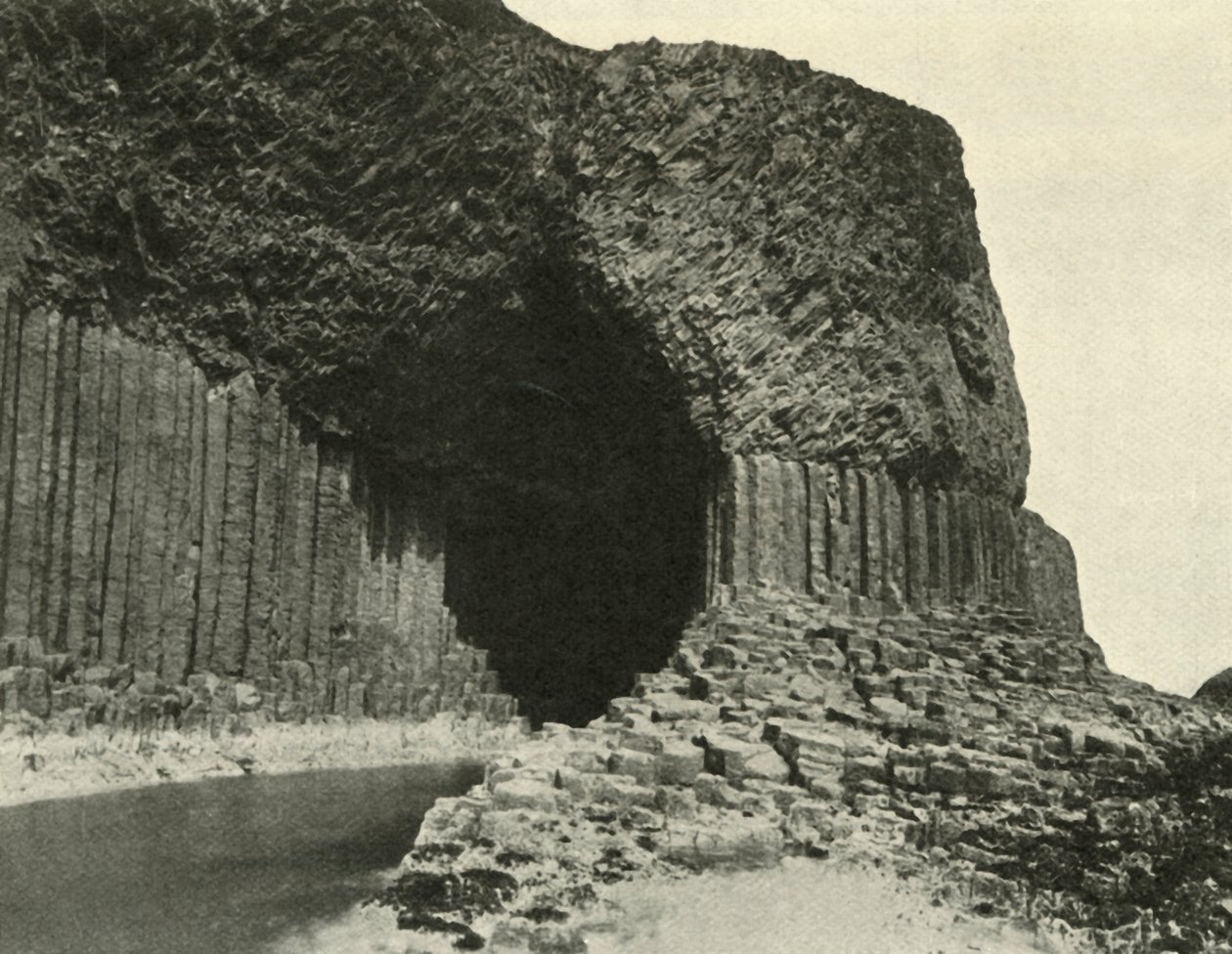 La caverna di un eroe guerriero, c1948 da Unbekannt