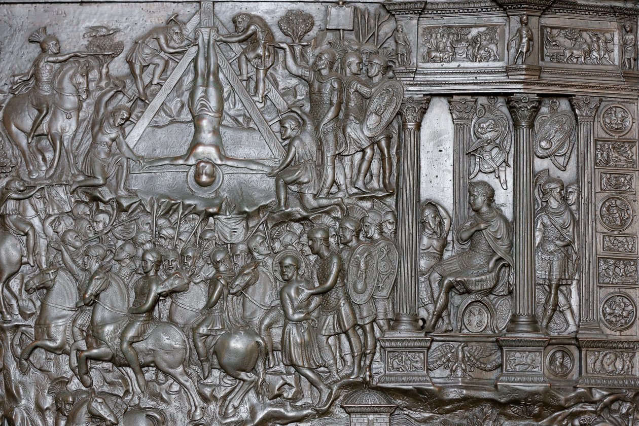 La Crocifissione di San Pietro - Dettaglio di un portale - Porta d